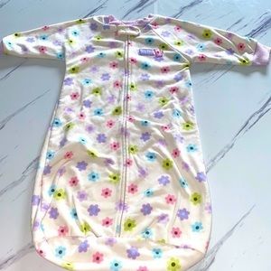 Child of Mine Carter’s girls Sleep Sack Sz 0-9mo purple neckline and flowers